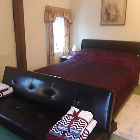 The Retreat Apartment เฮริฟอร์ด ภายนอก รูปภาพ